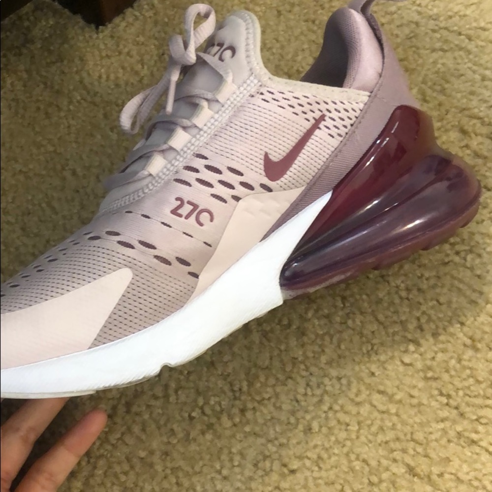NIKE WOMEN AIR MAX 270
